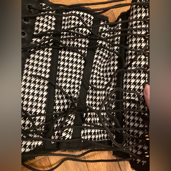 Ultra rare Louise Black Klaus Nomi cameo corset - Picture 5 of 7